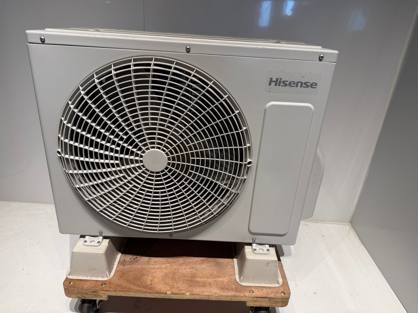 185　Hisense
