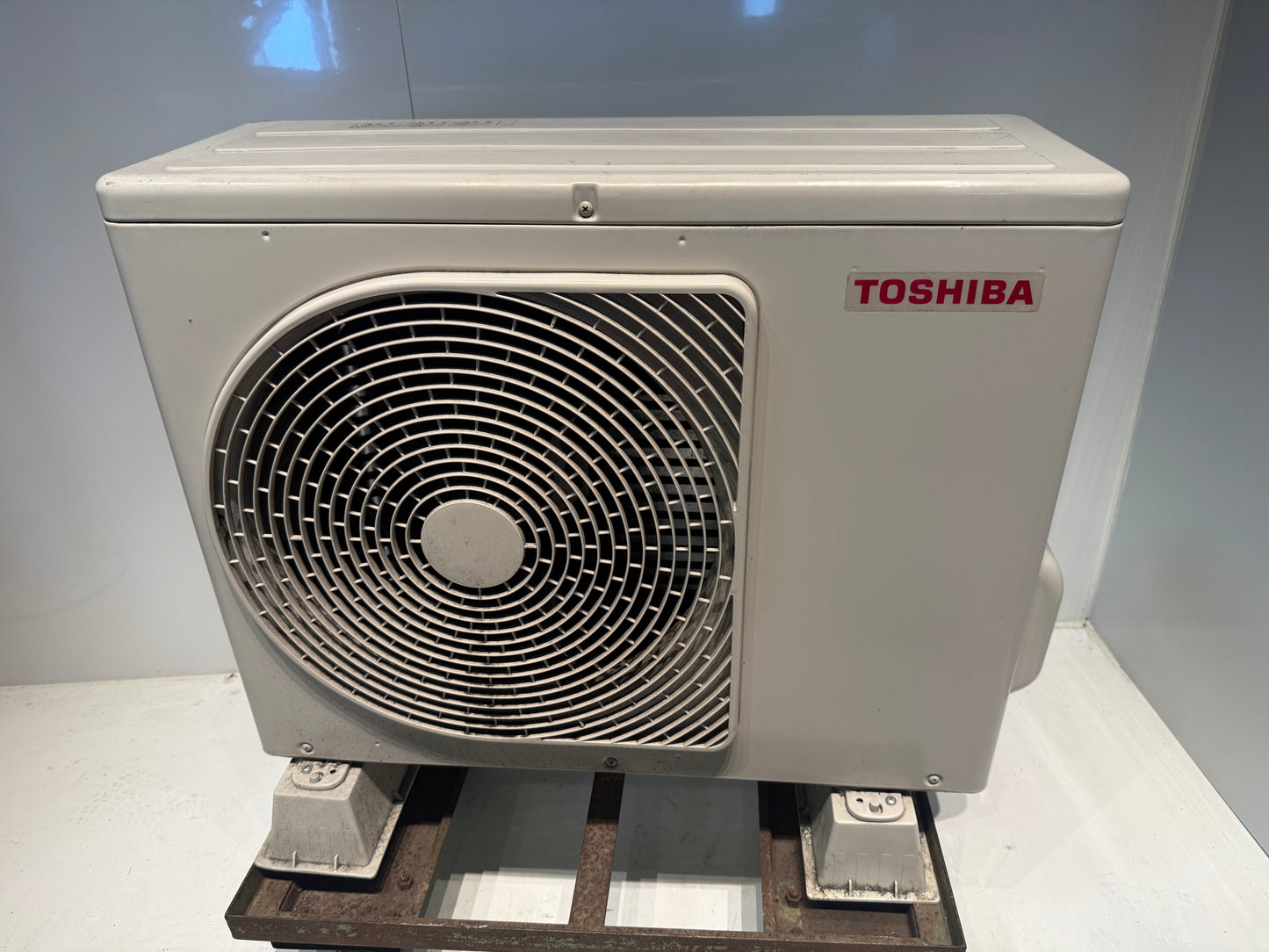 201　TOSHIBA