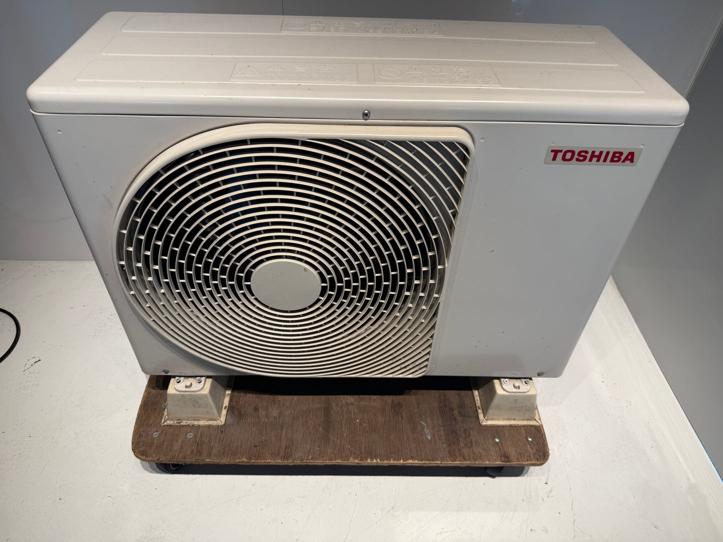 208　TOSHIBA