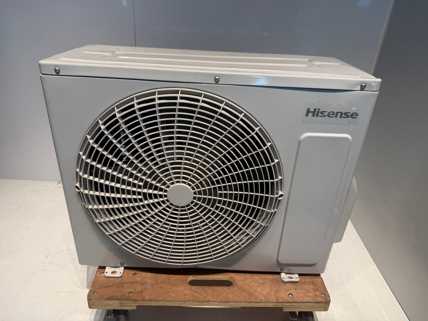 212　Hisense