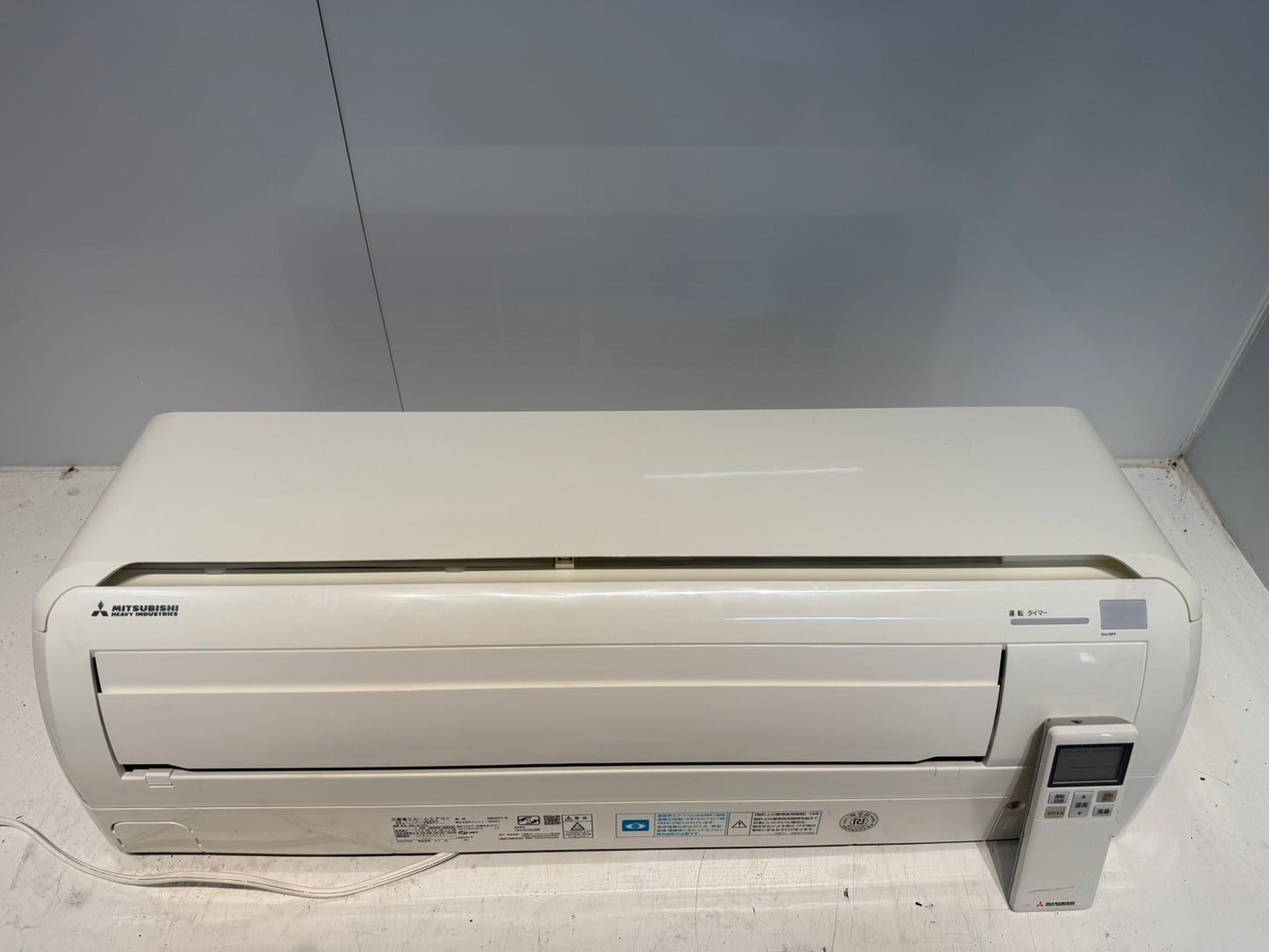 225　MITSUBISHI
