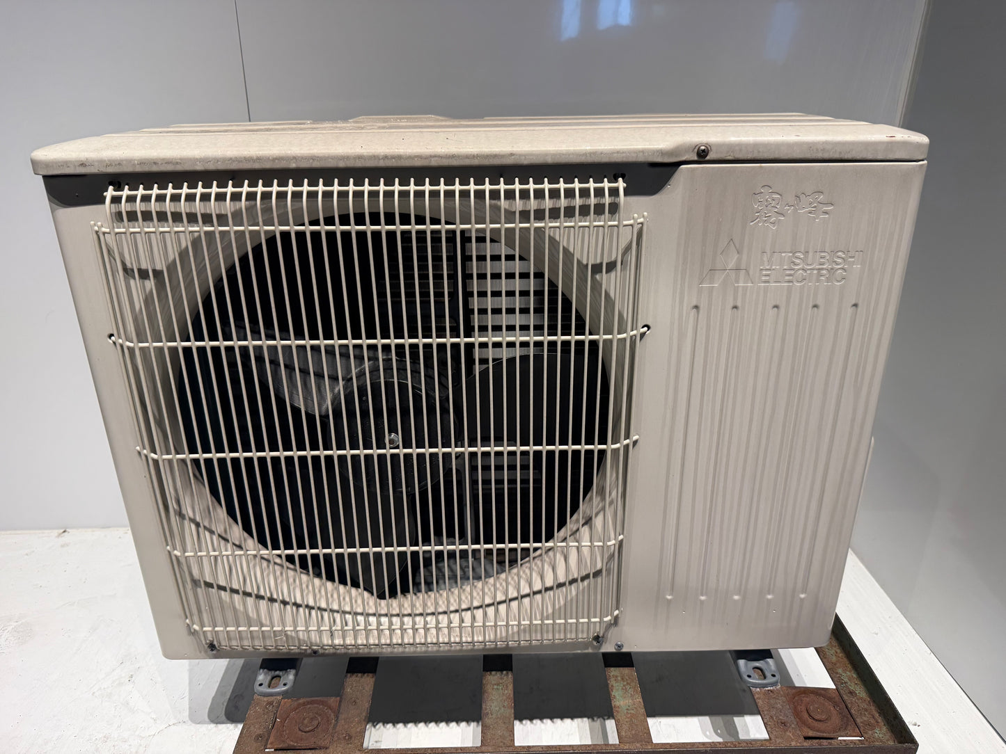 231　MITSUBISHI 霧ヶ峰