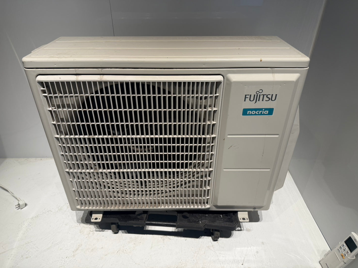 256　FUJITSU　2019年製　14～16畳用