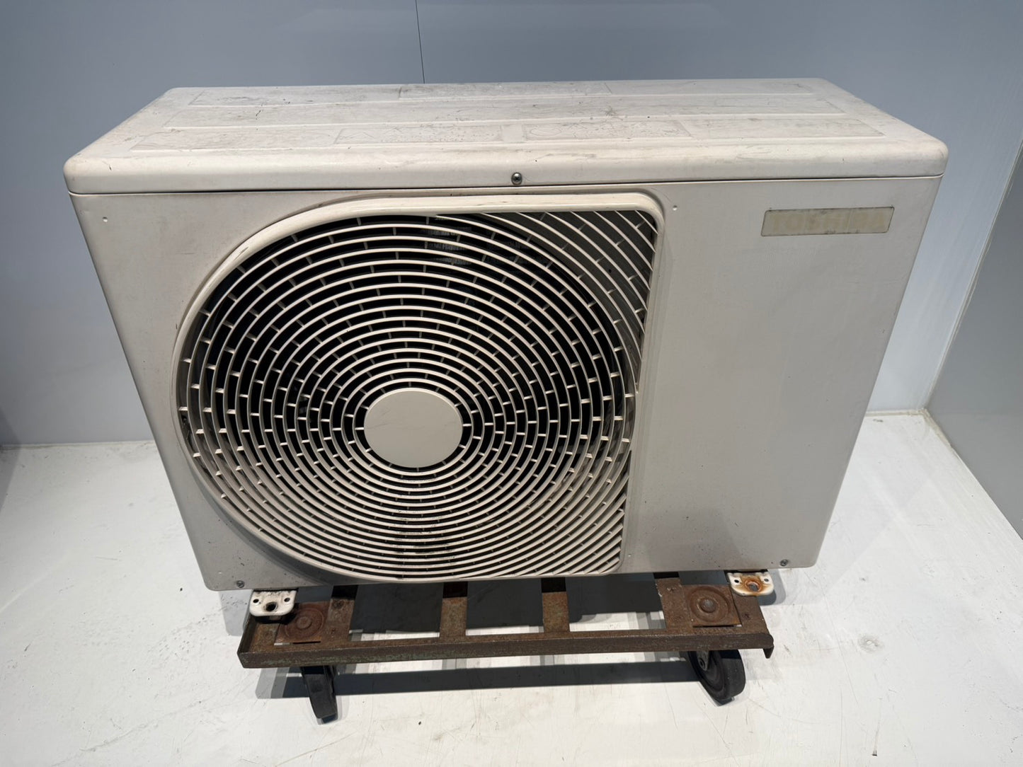 260　TOSHIBA　2018年製　10～12畳用