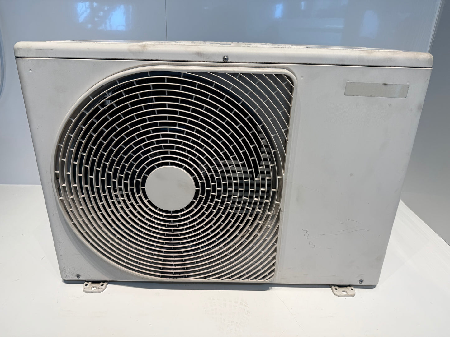 33　TOSHIBA