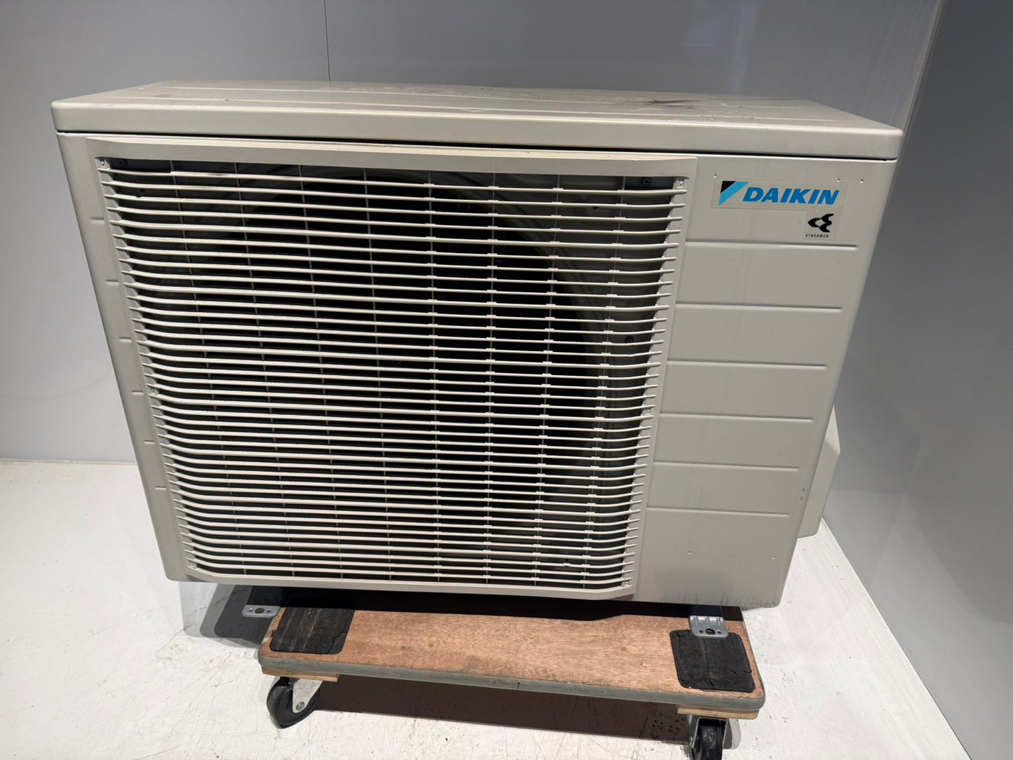 354　DAIKIＮ　2022年製　14～16畳用