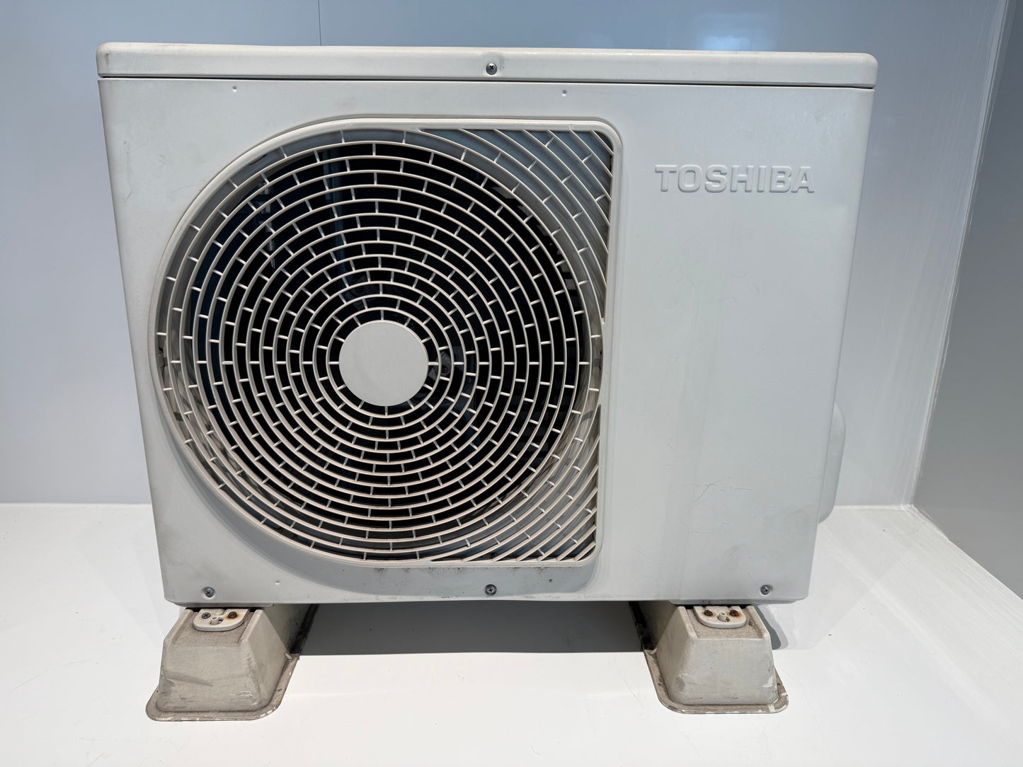 3　TOSHIBA