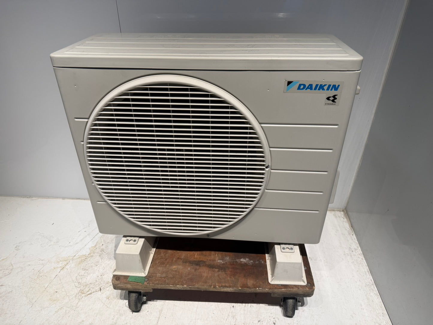 469　DAIKIN　2022年製　6～8畳用　AN22ZES