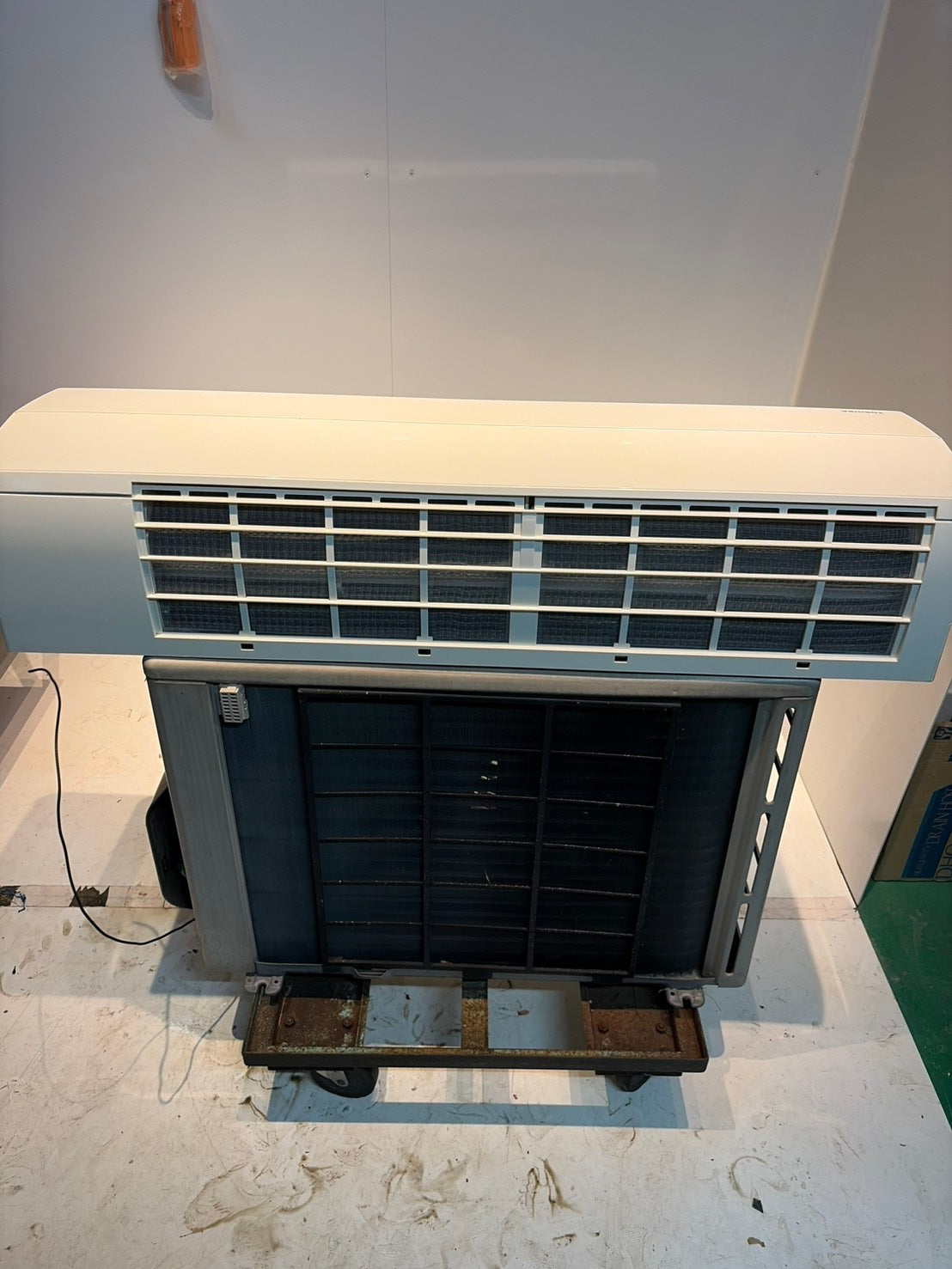 EEE　壁掛けエアコン　2012年製　3馬力相当　分解洗浄済　AIK-AD805H