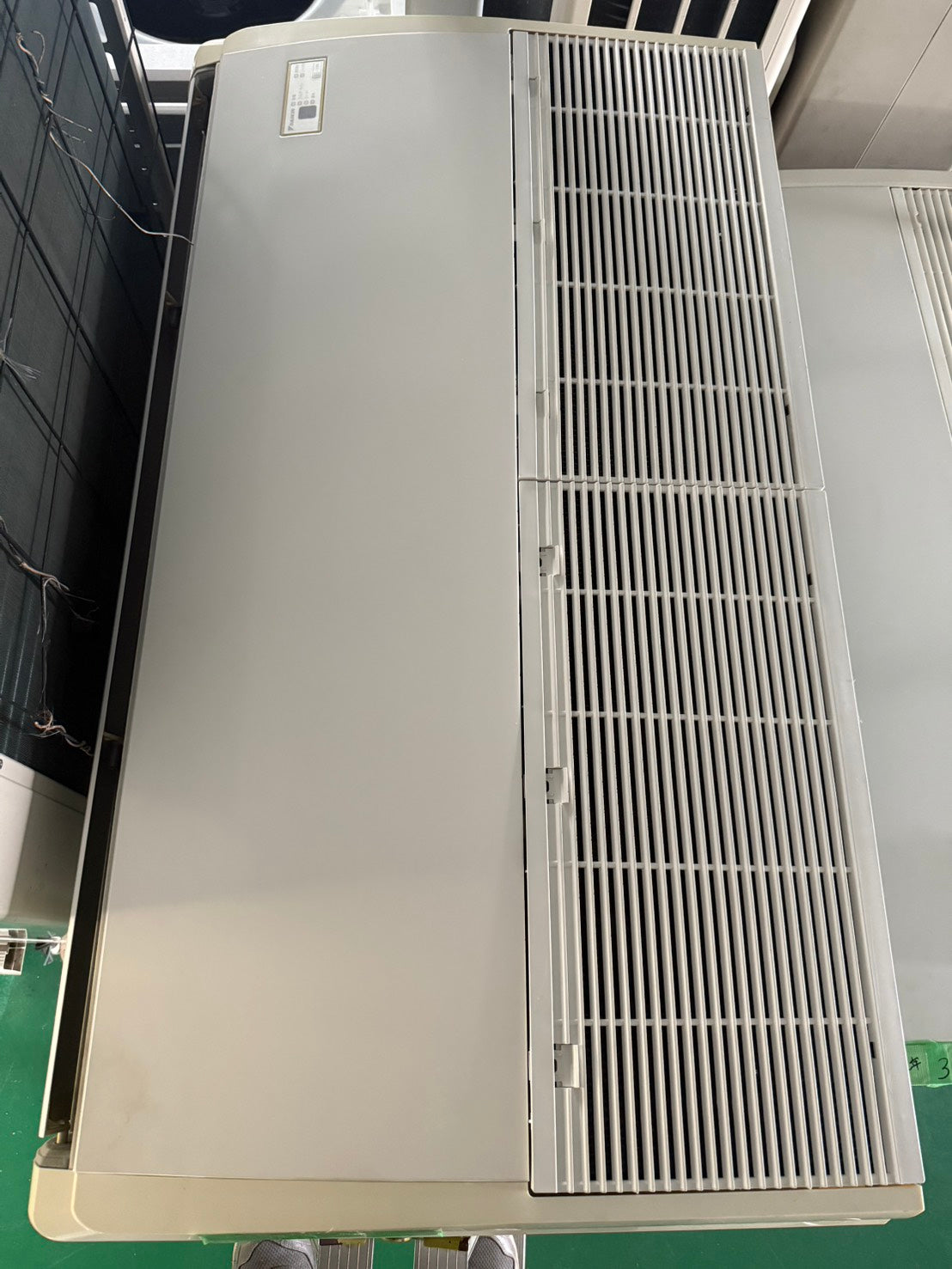 P　DAIKIN　天吊りエアコン　2011年製　3馬力相当